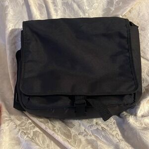 Insulated Shoulder Tote‎ NWOT